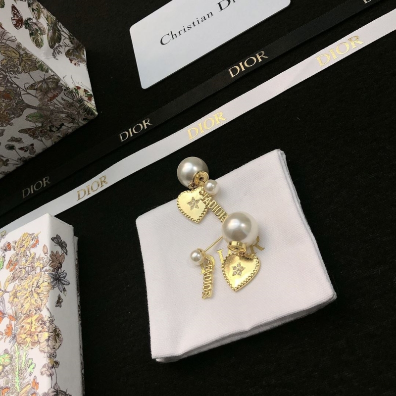 chr1st1an D10r earrings
